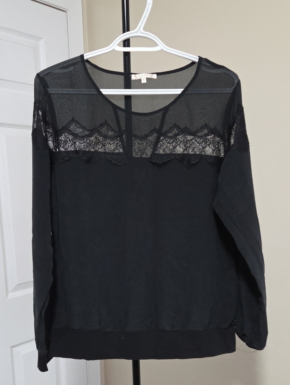 Gold Hawk 100% Silk Black Lace Yoke Long-Sleeve Women's Long Sleeve Blouse